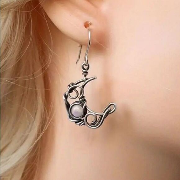 Vintage Style Sun and Moon Earrings Symbolic Harmony Boho Handmade Earrings - Picture 2 of 9